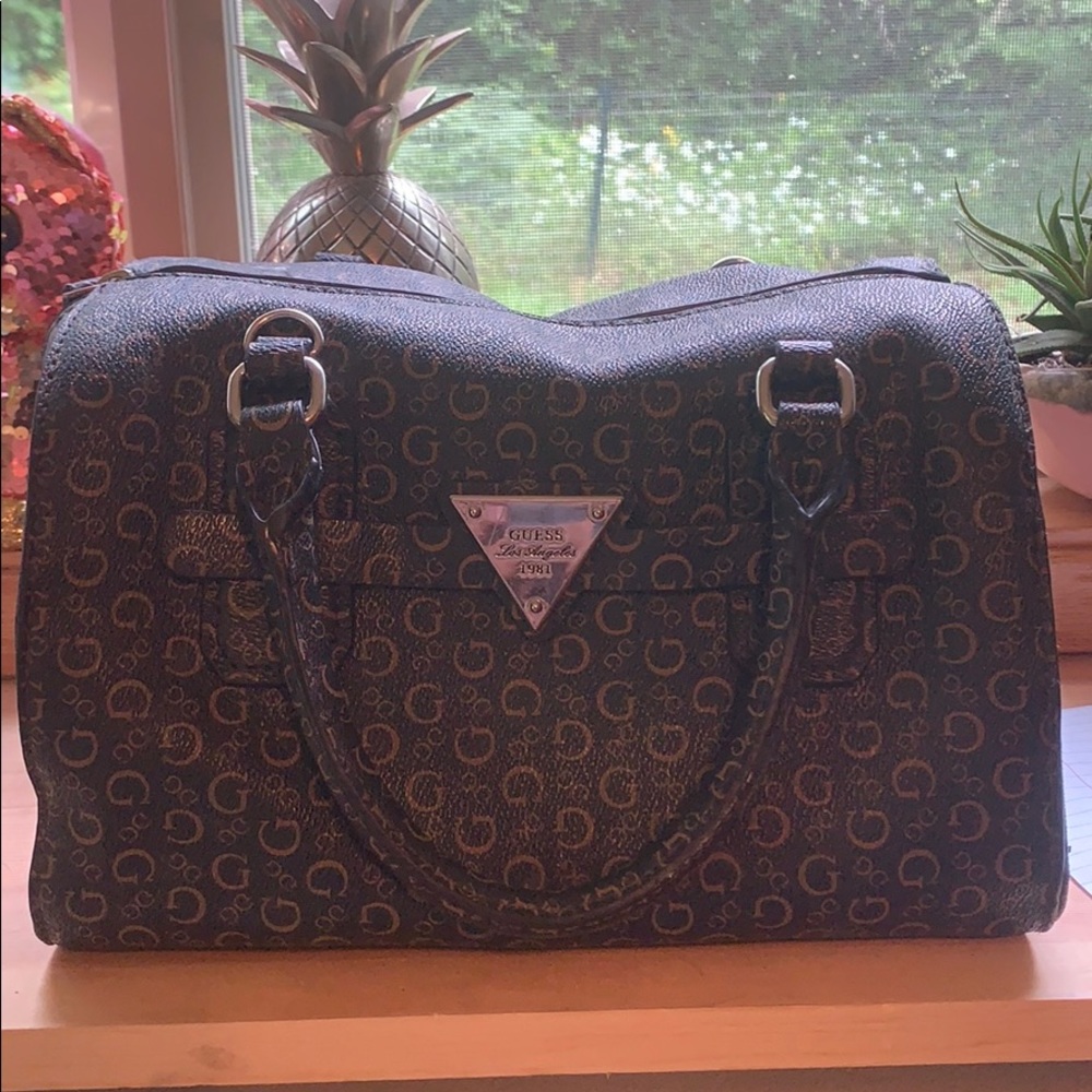 Amazing condition ‼️ Guess purse